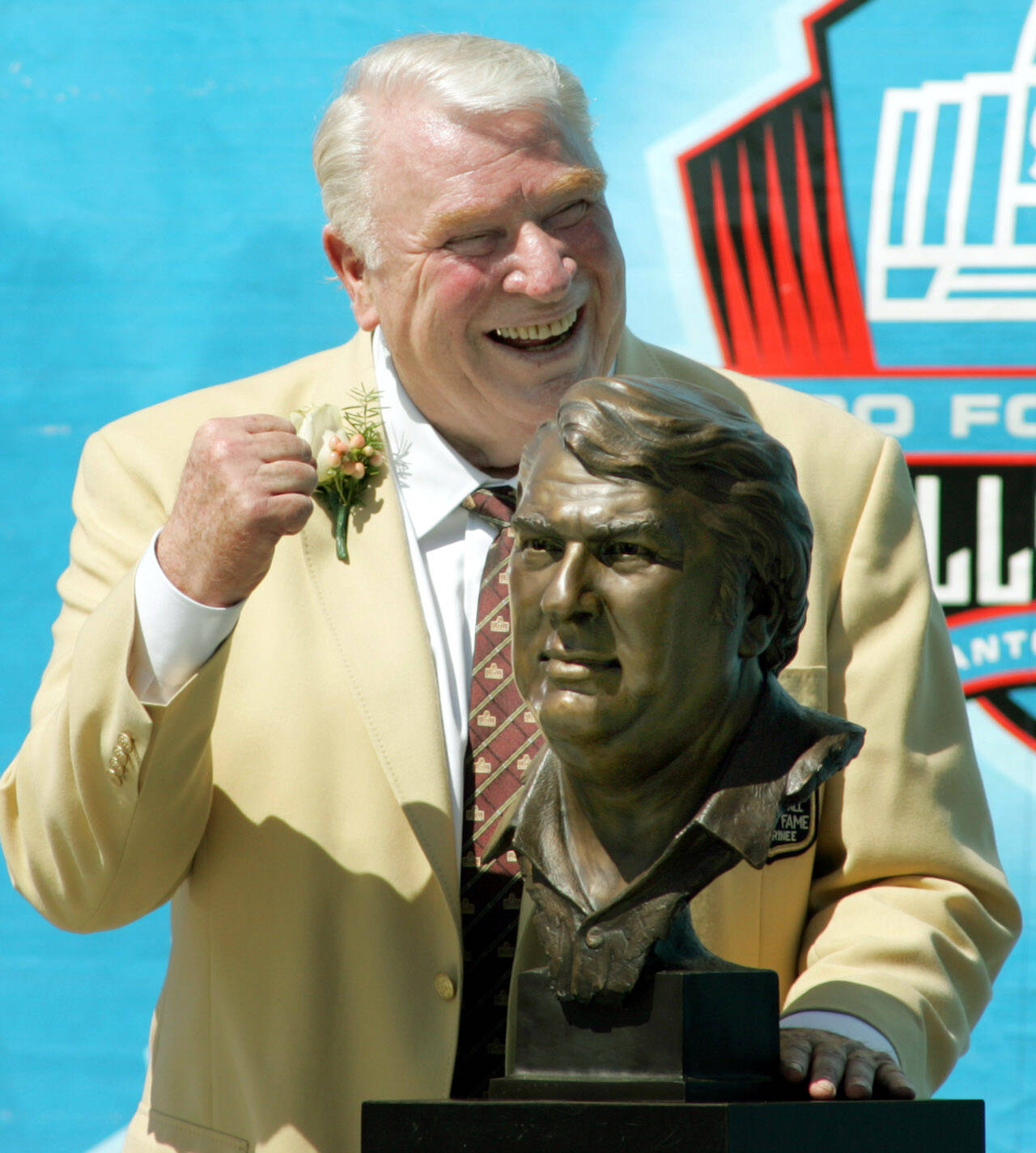 Ron Jenkins/Fort Worth Star-Telegram/TNS John Madden stands with his bust at the Pro Football Hall of Fame induction ceremony on Saturday, August 5, 2006, in Canton, Ohio. Madden, who played football at Grays Harbor College in 1956, passed away Tuesday at the age of 85.
