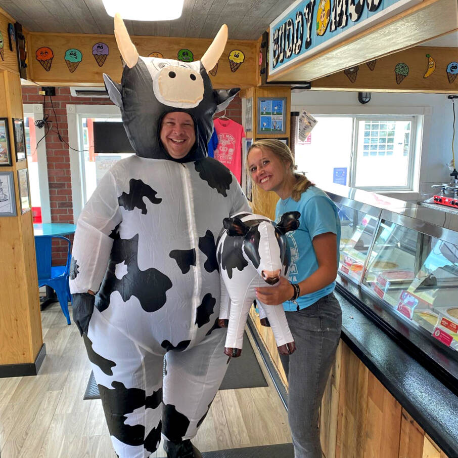Hoquiam Mayor Ben Winkelman supported Buddy Moos early on by wearing a fantastic costume. Help local businesses thrive by shopping downtown!