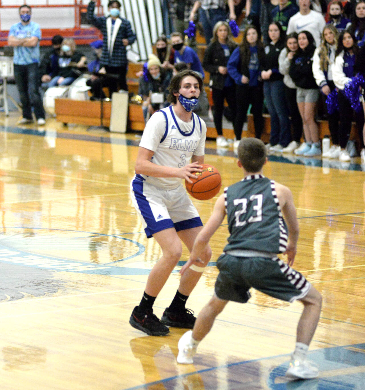 RYAN SPARKS | THE DAILY WORLD Logan Witt (3) scored 13 points for Elma in a 57-51 loss to Montesano on Tuesday at Elma High School.
