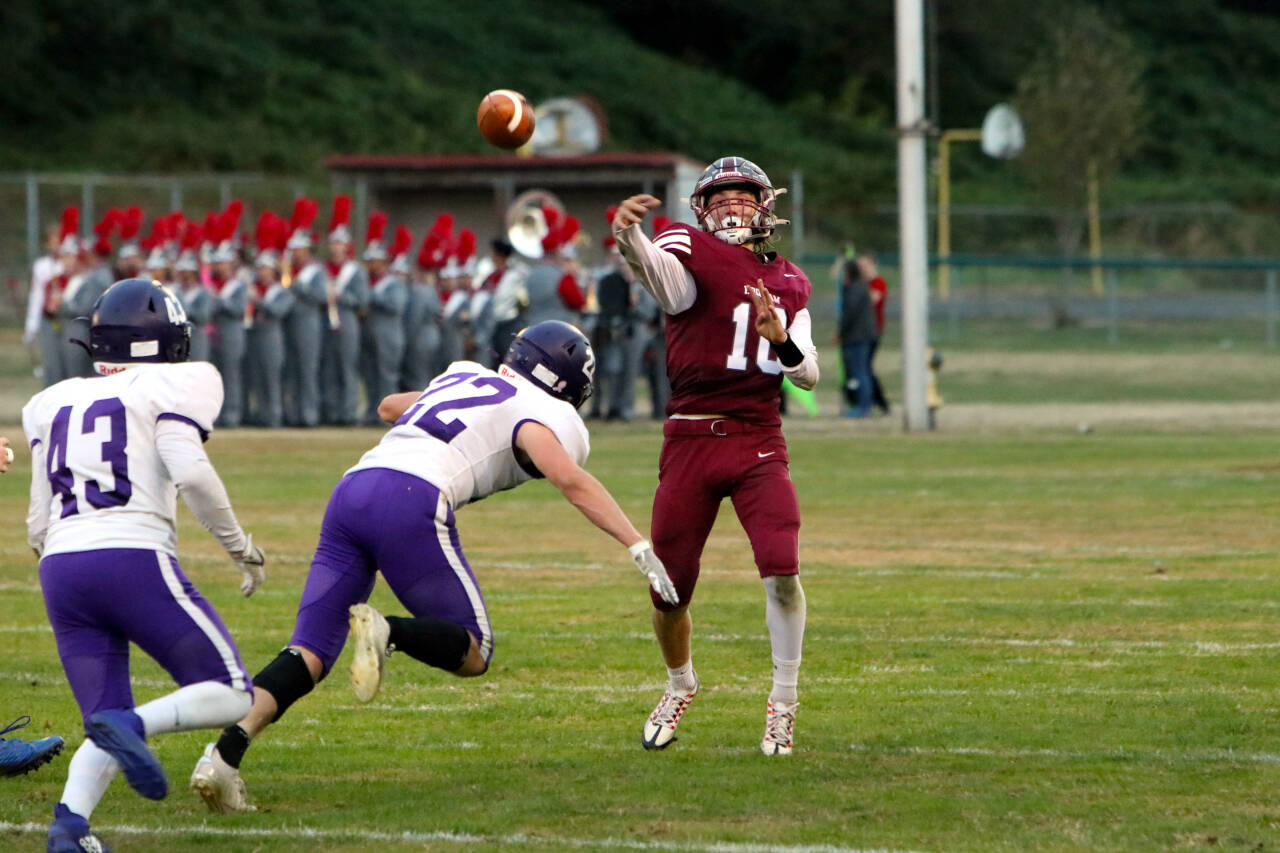 PHOTO BY BEN WINKELMAN Hoquiam quarterback Zander Jump (10) throws a pass during the Grizzlies’ 63-20 loss to Nooksack Valley on Friday, Sept. 23, 2022 at Olympic Stadium in Hoquiam.