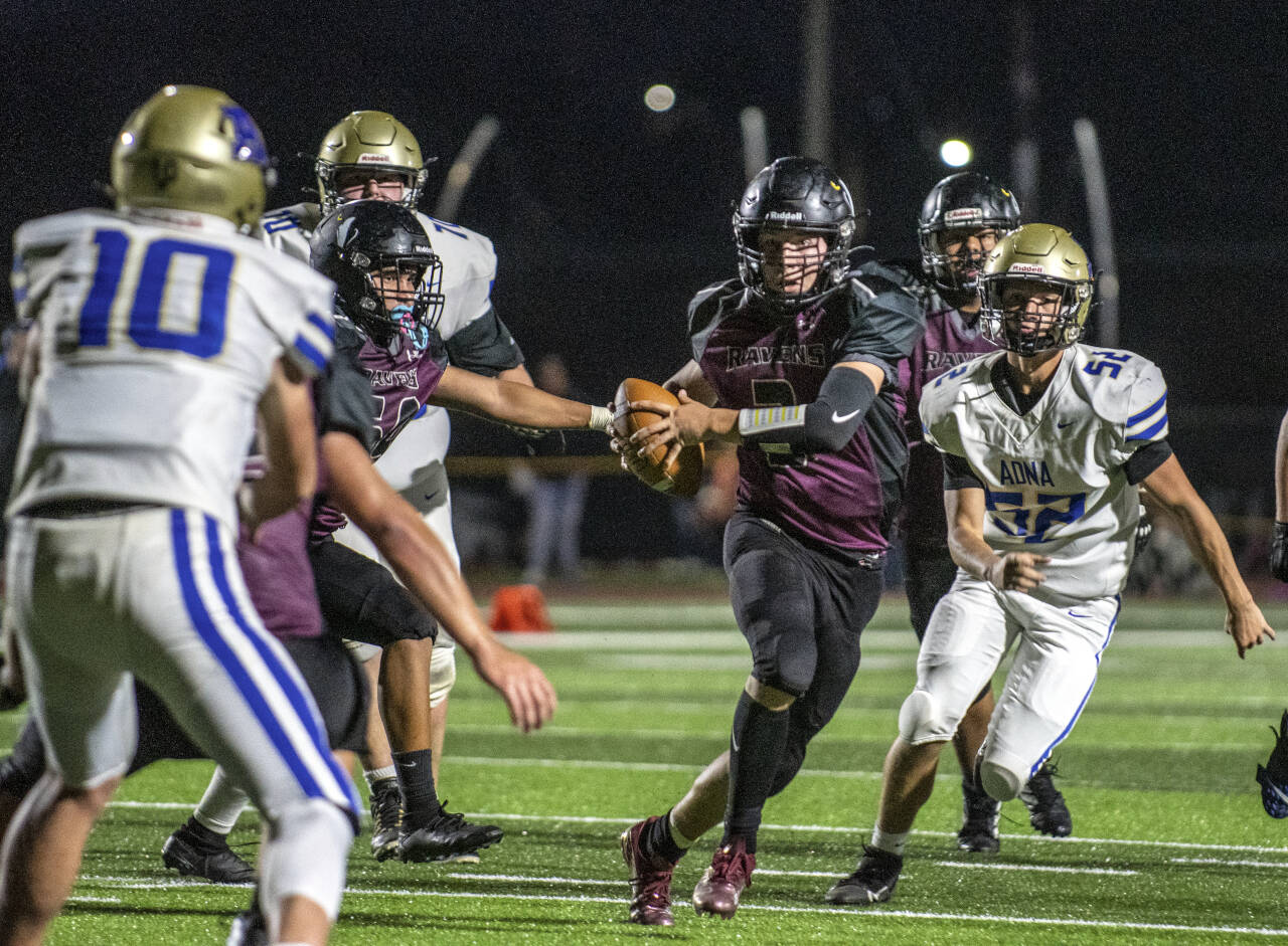 PHOTO BY ERIC TRENT Raymond-South Bend quarterback Austin Snodgrass (3) ran for three touchdowns in a 34-2 win over Adna on Friday, Sept. 23, 2022 at South Bend High School.