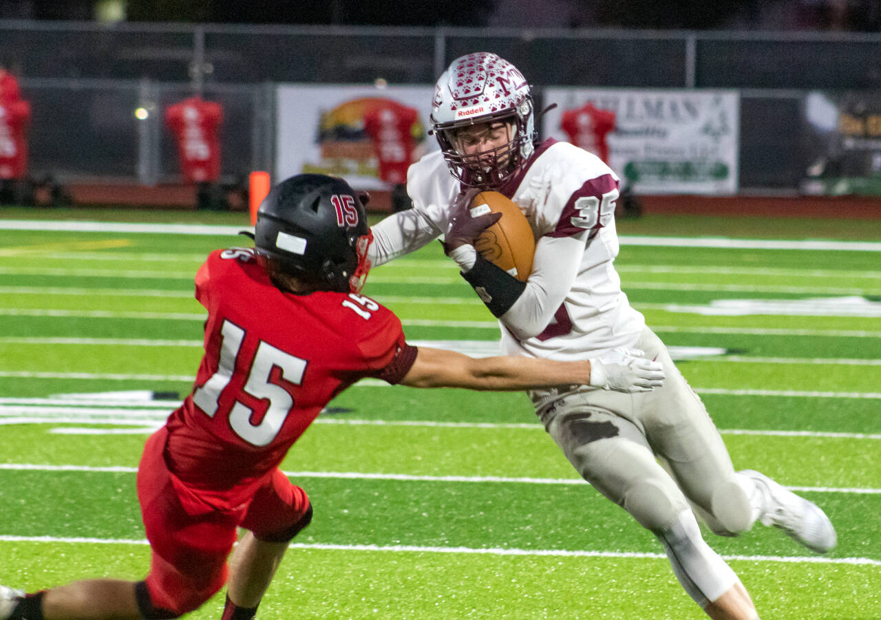 PHOTO BY JUSTIN DAMASIEWICZ Montesano wide receiver Kaleb Ames (35) caught five passes for 105 yards and a touchdown in the Bulldogs’ 35-14 win over Shelton on Friday at Shelton High School.