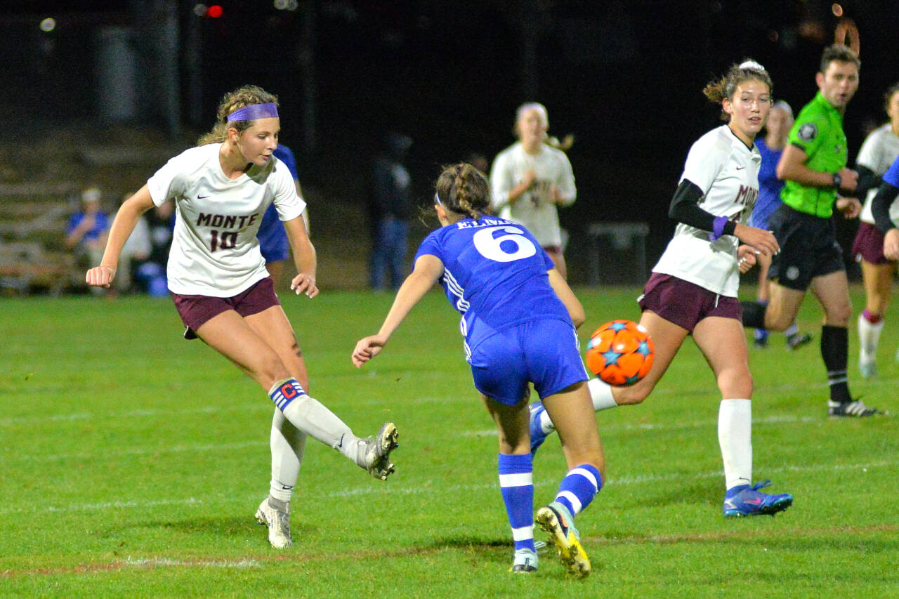 RYAN SPARKS | THE DAILY WORLD 
Montesano forward Mikalya Stanfield (10) sends the ball forward during the Bulldogs’ 2-1 victory (3-1 on penalty kicks) over Elma on Thursday at Davis Field in Elma.