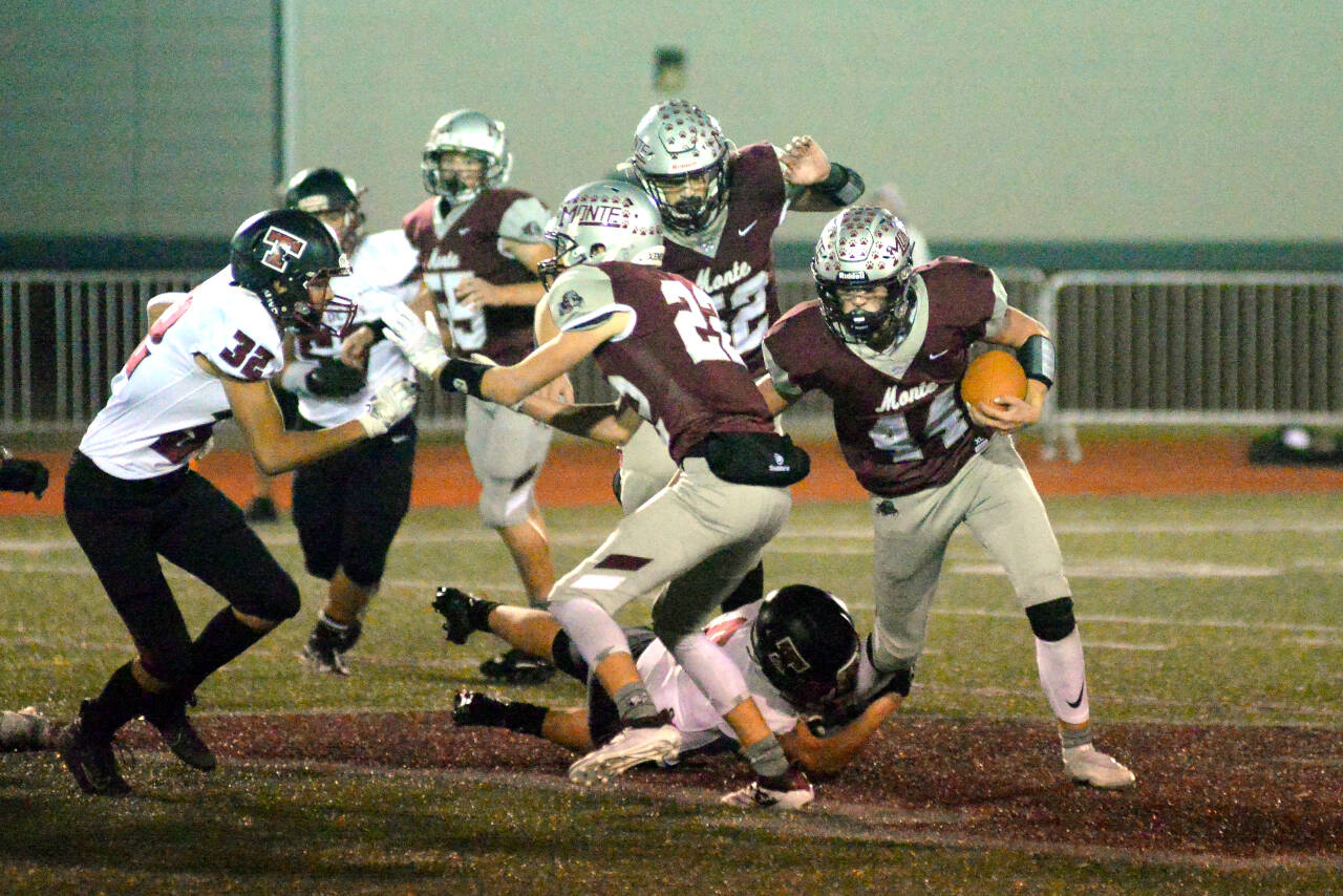DAILY WORLD FILE PHOTO 
Montesano running back Gabe Bodwell (44) looks for running room in last week’s 24-22 state-playoff victory over Toppenish. The Bulldogs will face defending-champion Royal in the state quarterfinals on Saturday in Royal City.