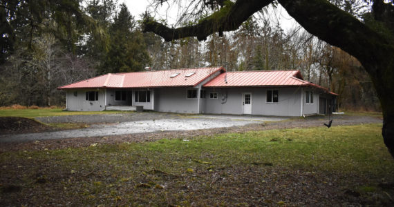 (Matthew N. Wells / The Daily World) A building sits at the address of the proposed site, according to a Board of County Commissioner's agenda, for a "near-Aberdeen" cold weather shelter on State Route 105. County officials and shelter providers terminated efforts to open the shelter, citing logistical issues.