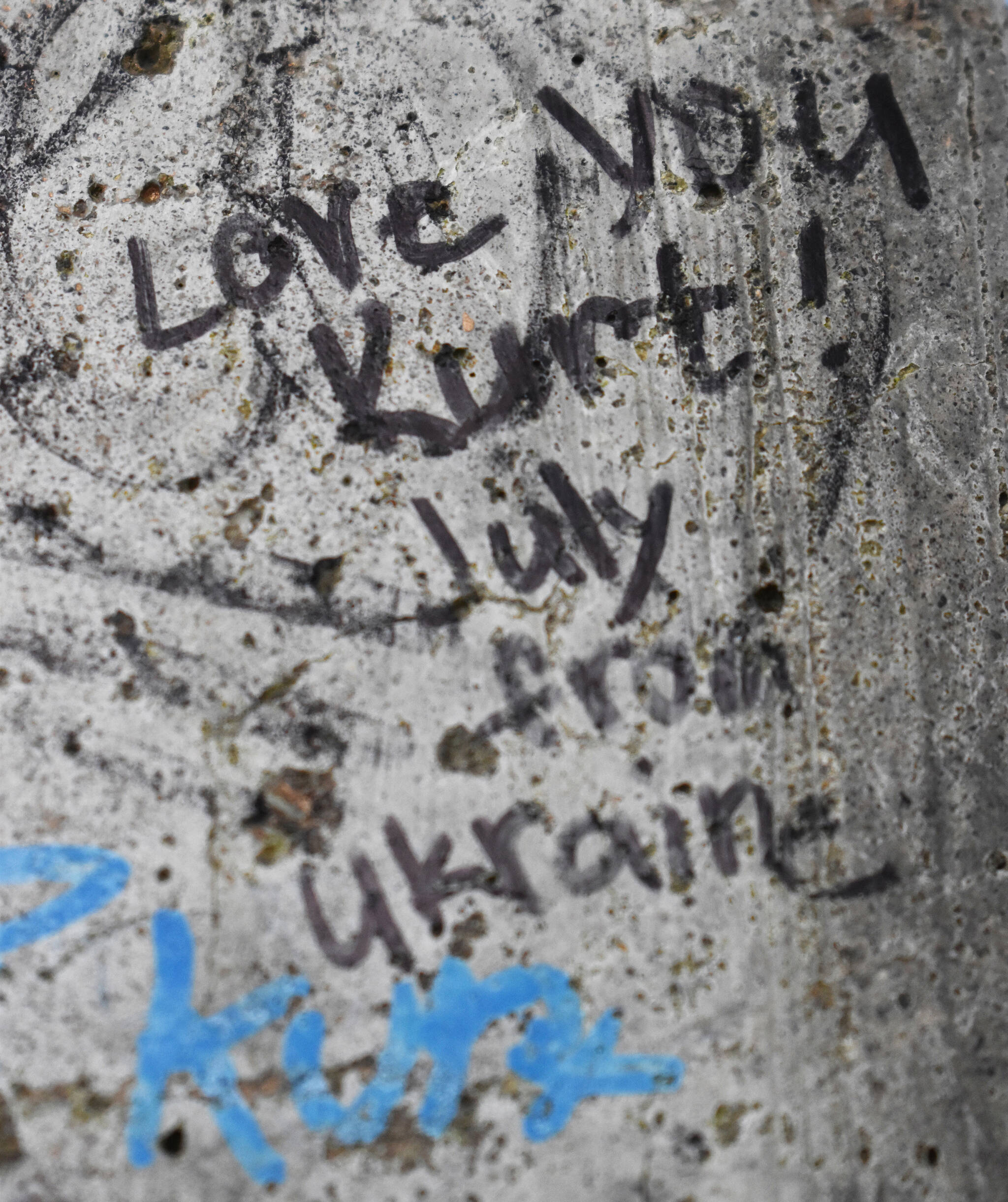 ”Love you Kurt! July from Ukraine,” is an inscription on the guitar statue at Kurt Cobain Memorial Park. The message shows the love for the founding member of Nirvana is worldwide. (Matthew N. Wells / The Daily World)