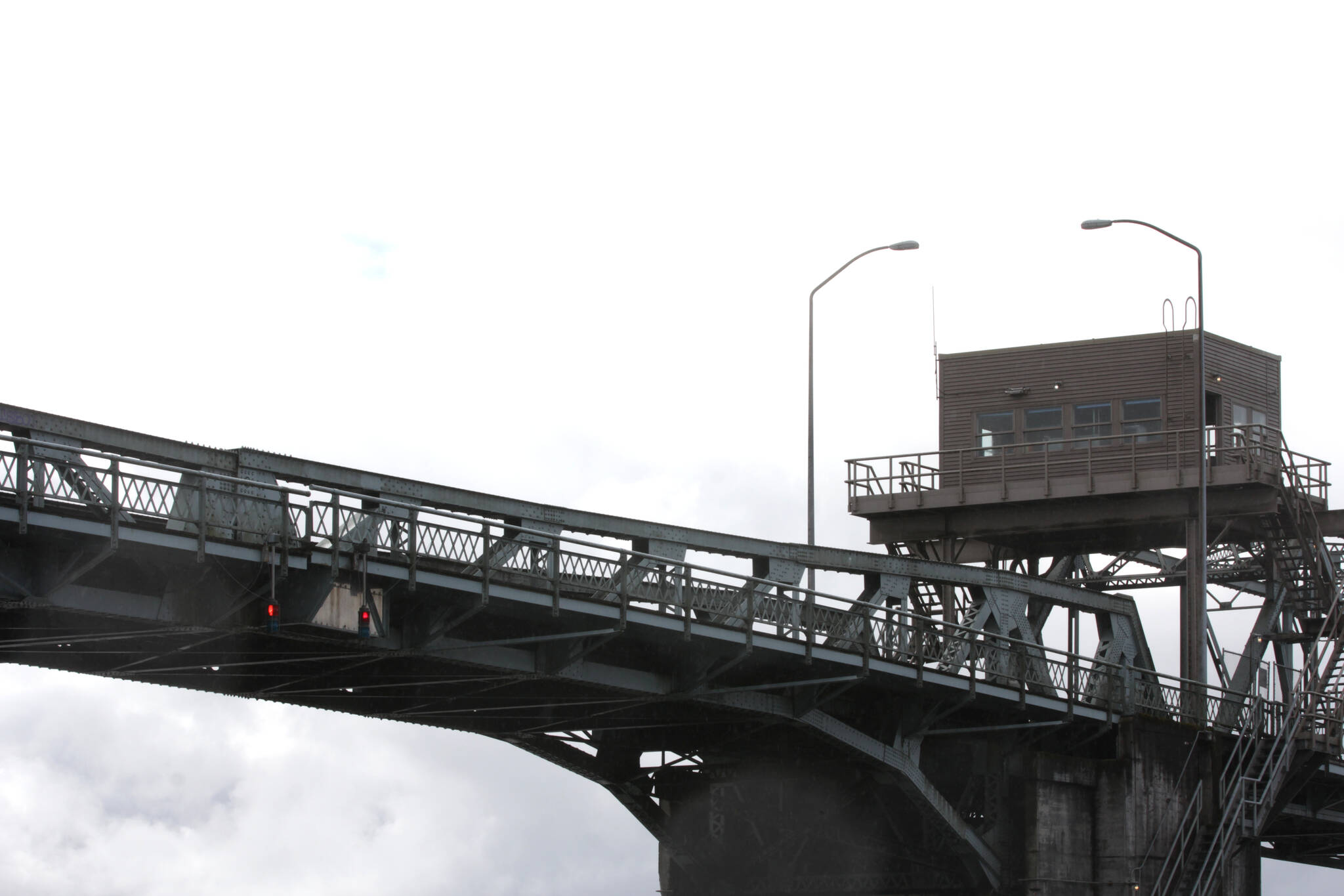 An uncommon issue disabled a Hoquiam drawbridge for several hours Monday while Washington State Department of Transportation personnel worked to isolate and correct the fault. 
Michael S. Lockett / The Daily World