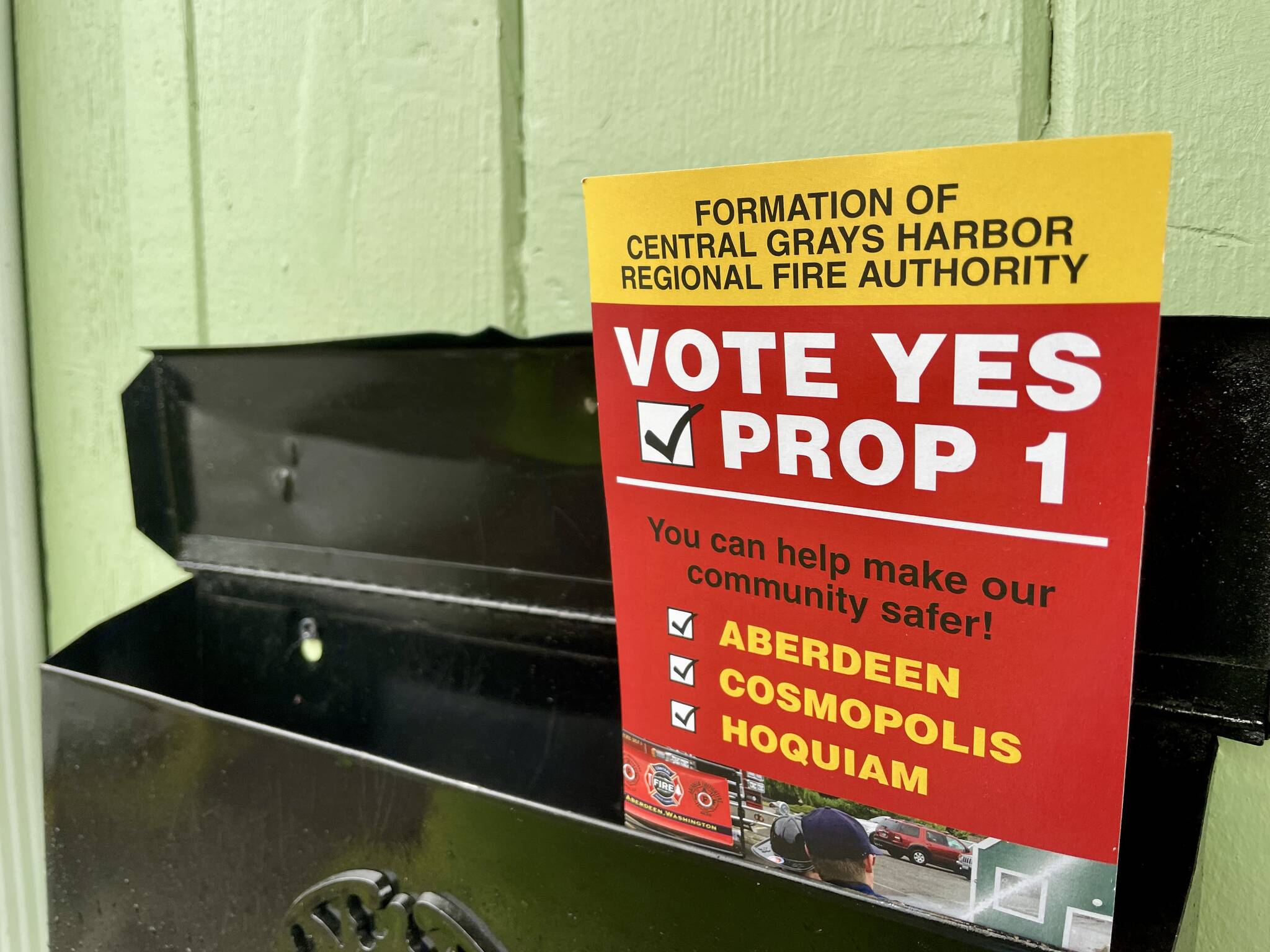 Central Grays Harbor Firefighters, the union of Aberdeen and Hoquiam firefighters, has been getting out in support of the proposed creation of a regional fire authority in the three cities of Aberdeen, Cosmopolis and Hoquiam. (Michael S. Lockett / The Daily World)