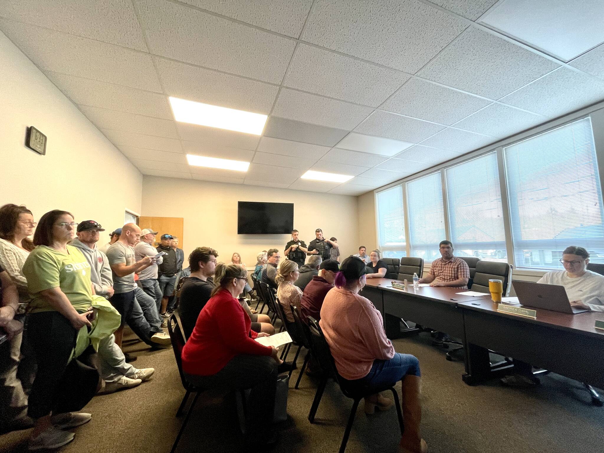 Angry voices ring through McCleary city council meeting The Daily World