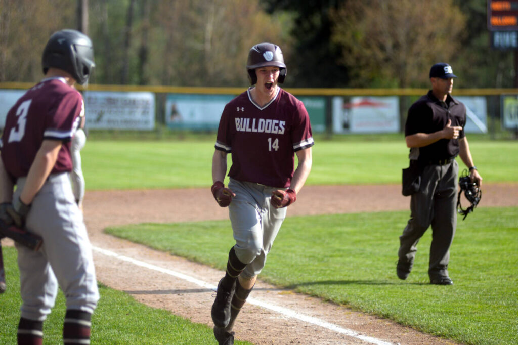Prep Baseball Roundup With backs against the wall, Montesano wins