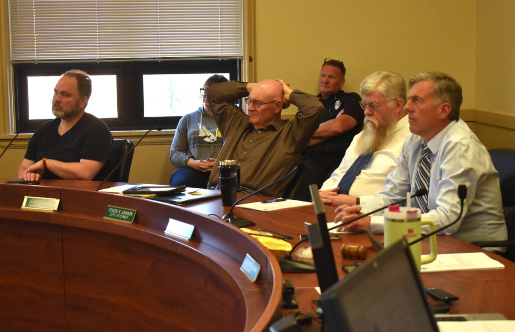 Hoquiam officials honor two Grays Harbor residents for ‘critical