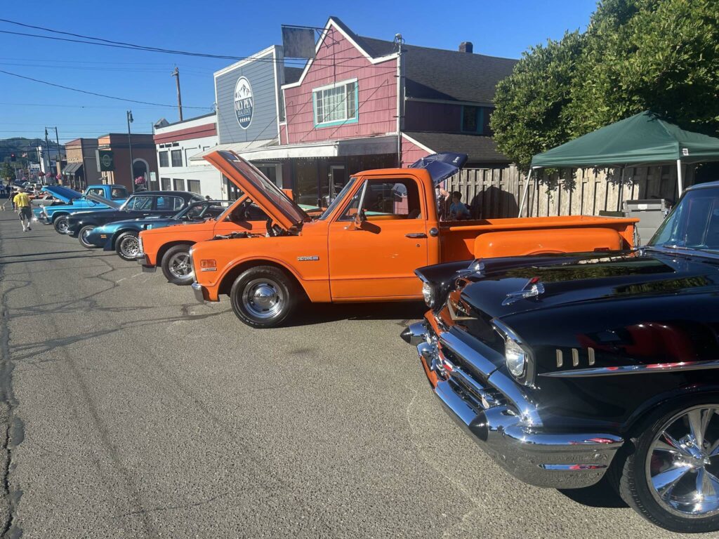 Glitz and glamour classic cars come to Montesano The Daily World