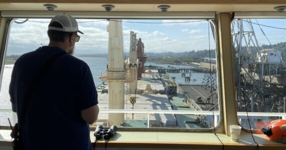 Michael S. Lockett / The Daily World
Harbor pilot Capt. Ryan Leo of the Port of Grays Harbor eases the SLNC Severn into dock in Grays Harbor on July 27.