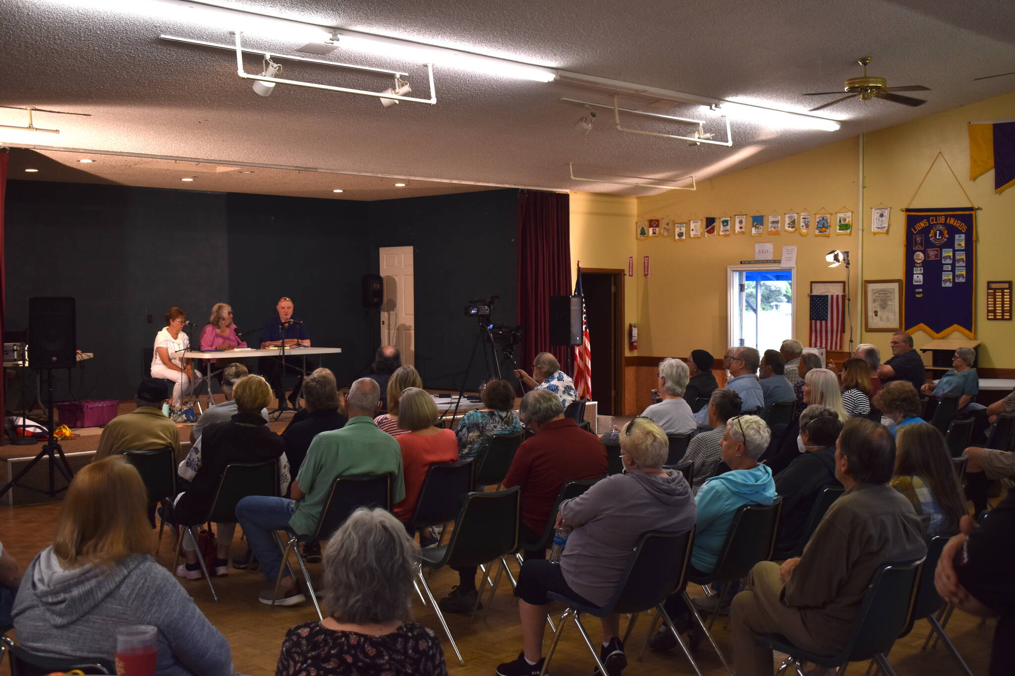 Clayton Franke / The Daily World
About 70 people attended a forum for candidates of Ocean Shores City Council Position 6 on Wednesday, Aug. 30 at the Ocean Shores Lions Club.