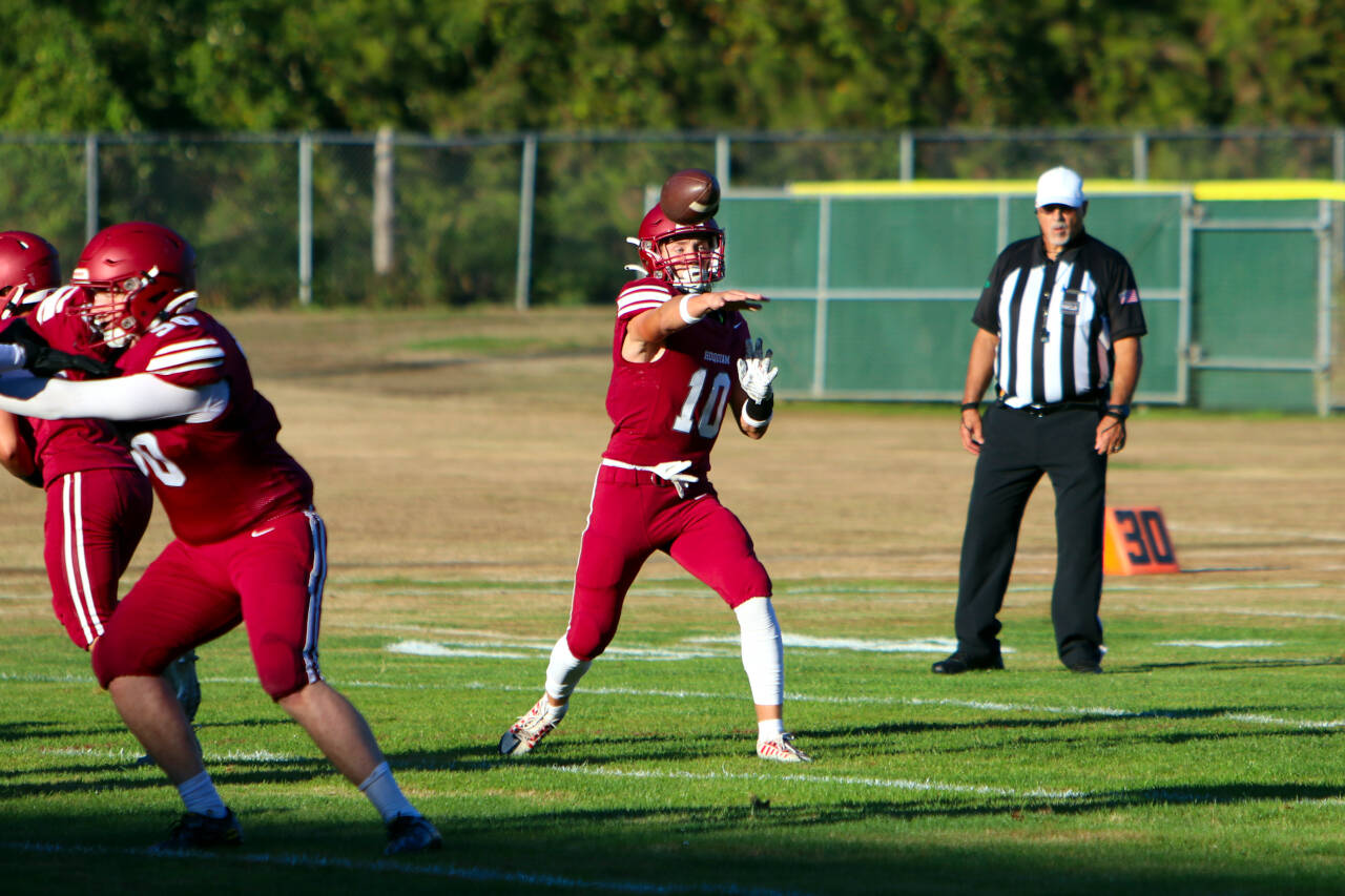 PHOTO BY FOREST WORGUM Hoquiam quarterback Zander Jump (10), seen here in a file photo, and his Grizzlies’ teammates will face off against Nooksack Valley on Friday at Nooksack Valley High School.