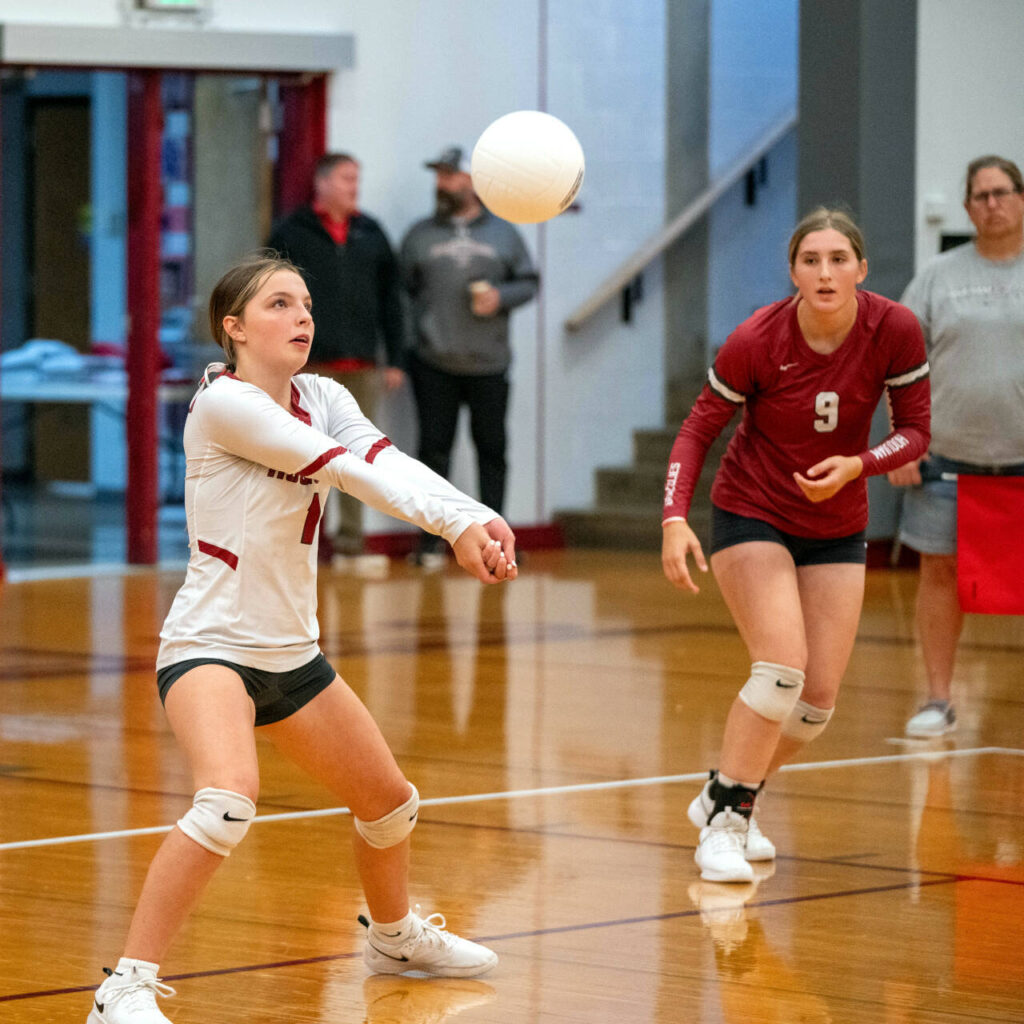 Prep Volleyball Roundup Hoquiam opens league play with straightset