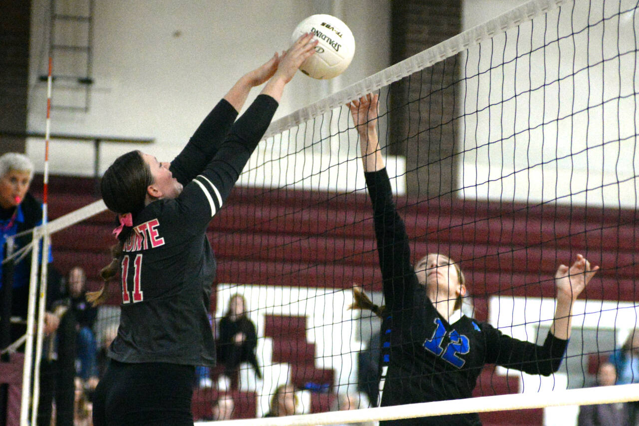 Prep Volleyball Roundup Montesano beats improved Elma squad to keep perfect league record