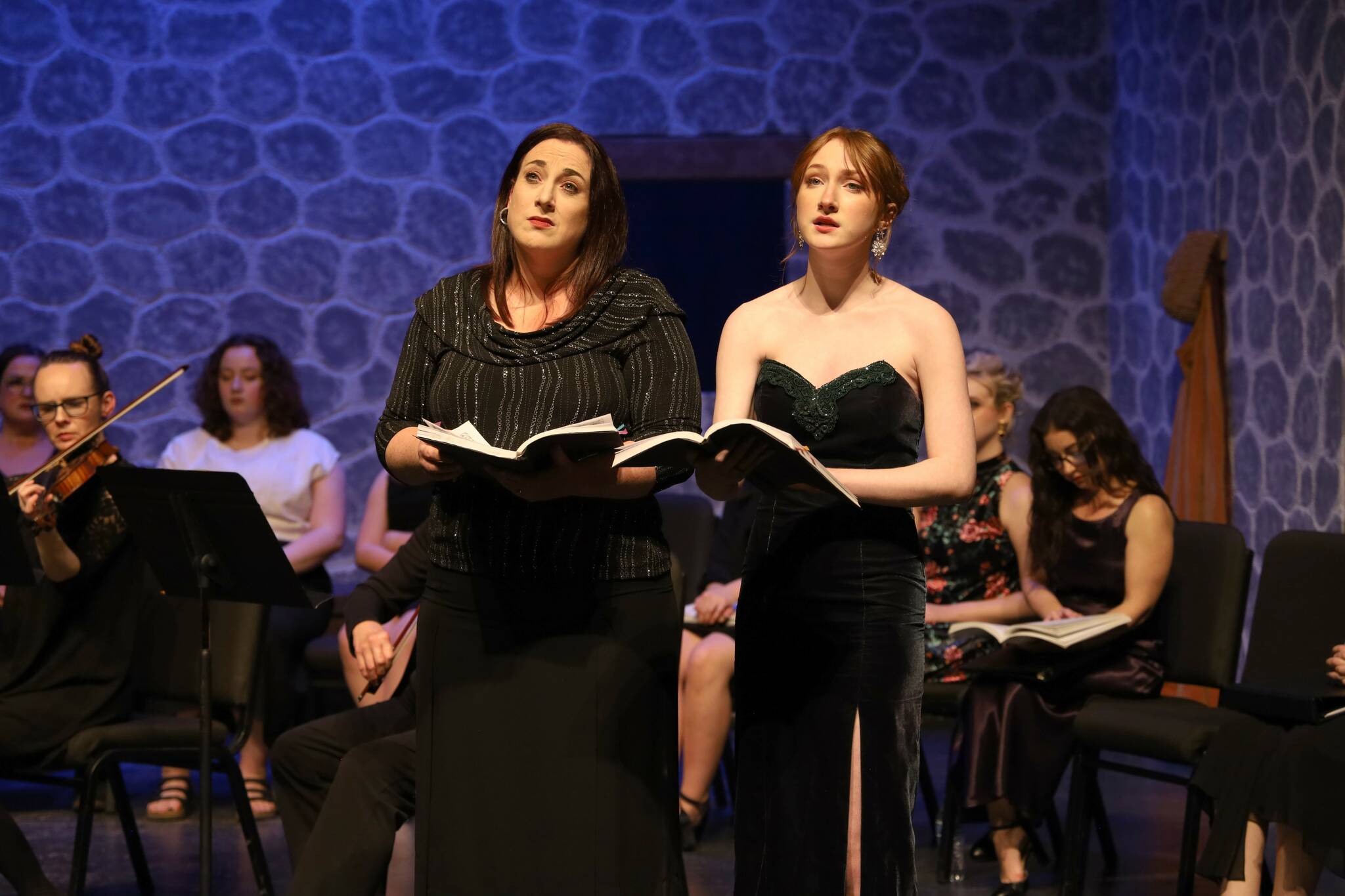 Keith Krueger
Joy Dorsch, left, and Emma Dorsch sing Handel’s Messiah with the Grays Harbor Opera Workshop.