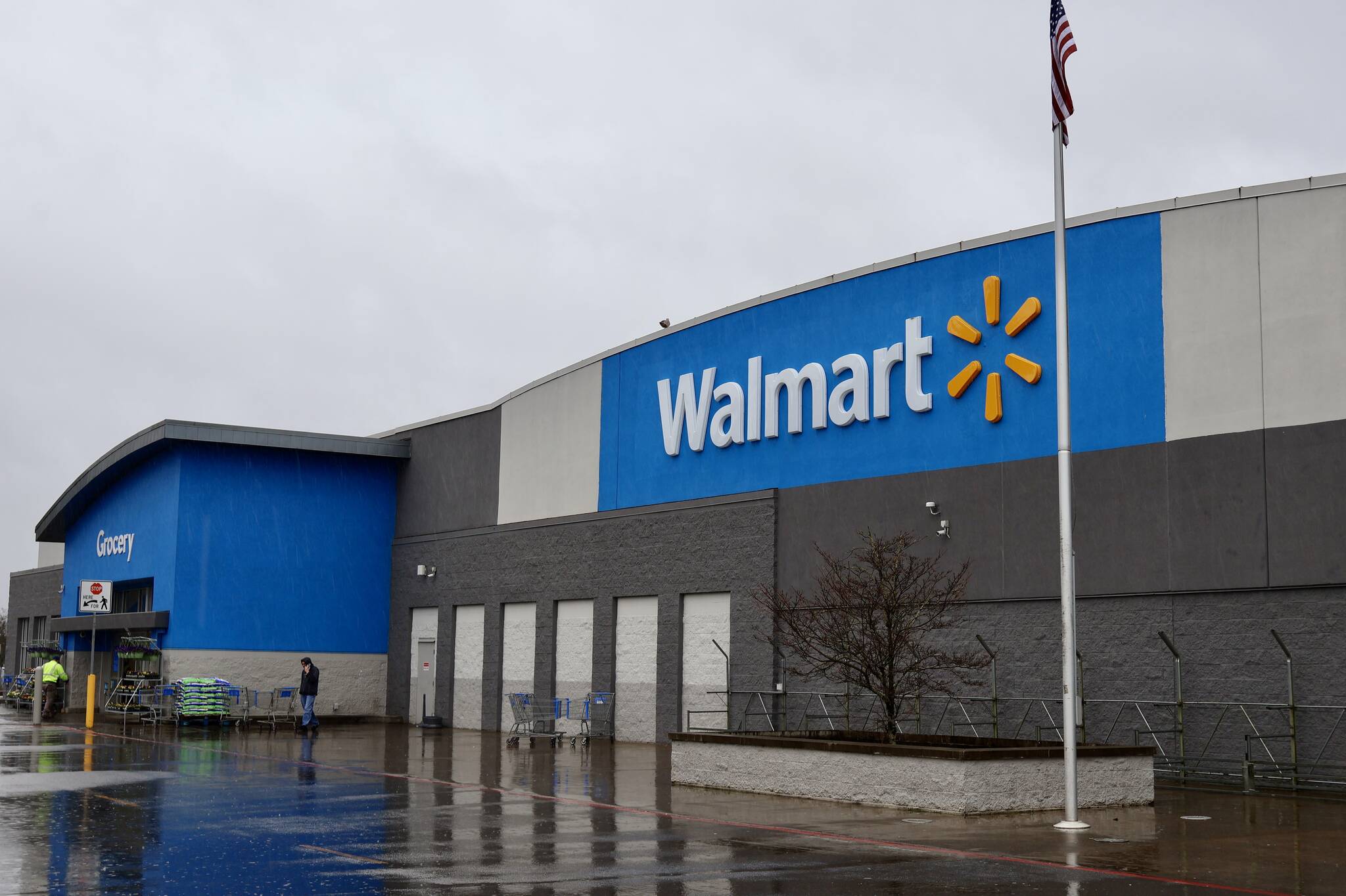 Aberdeen police supported an anti-shoplifting effort at Walmart on Saturday, arresting ten and citing more. (Michael S. Lockett / The Daily World)