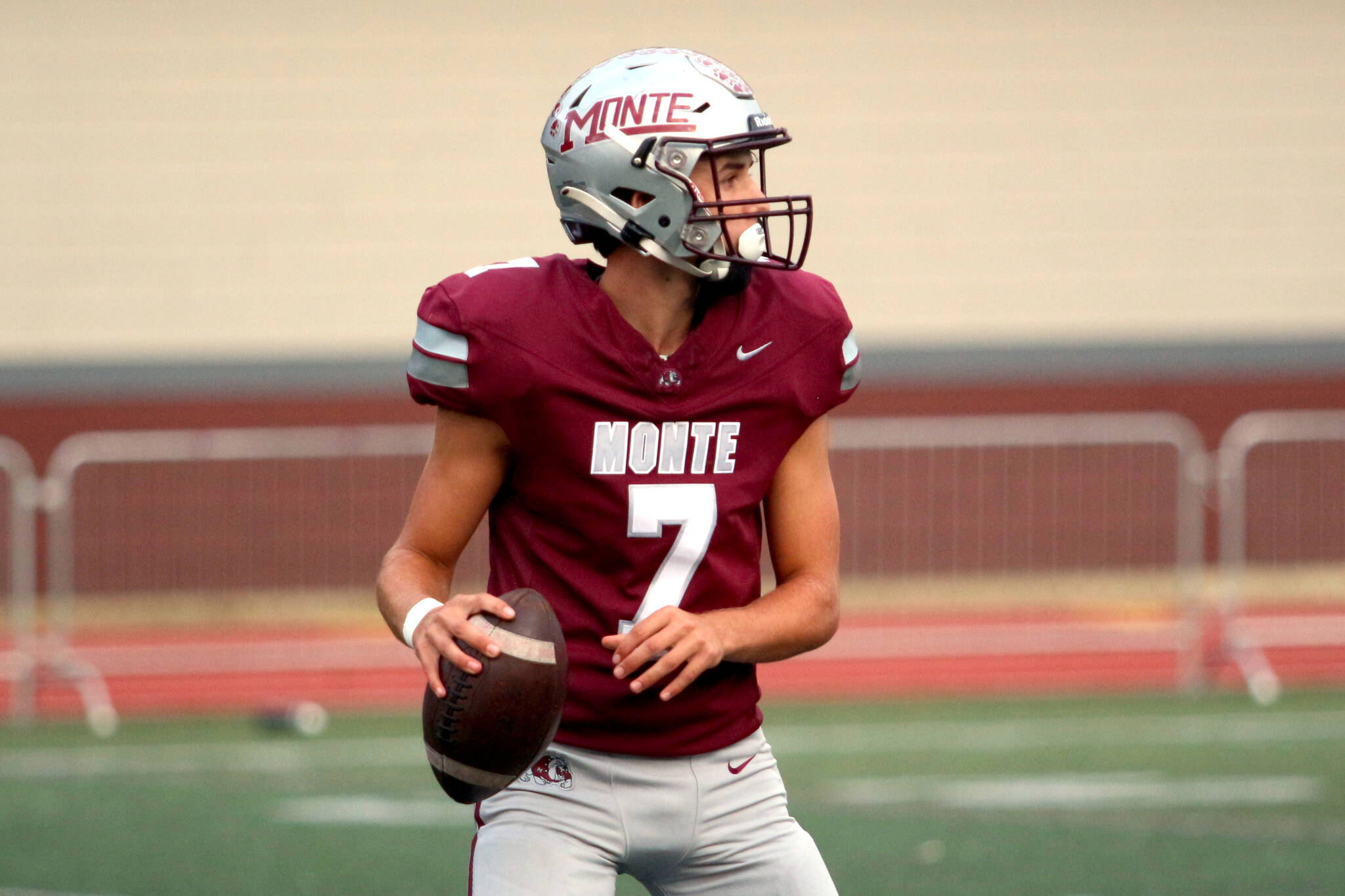 DAILY WORLD FILE PHOTO Montesano quarterback Tyson Perry and the Bulldogs will face La Center in a key Week 1 matchup on Friday in La Center.