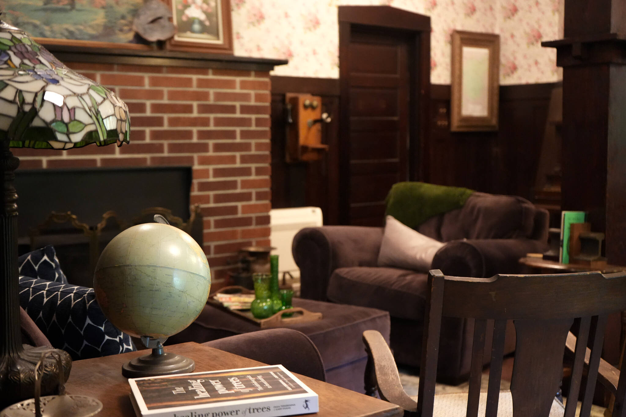 Salt and Slate Marketing
Creating opportunities for connection is a priority for Lorena Maurer, which is reflected in the layout and decoration of the gathering spaces. The decorations may be from the previous owners, Penny and Everett Challstedt, or items that Lorena has recently acquired.