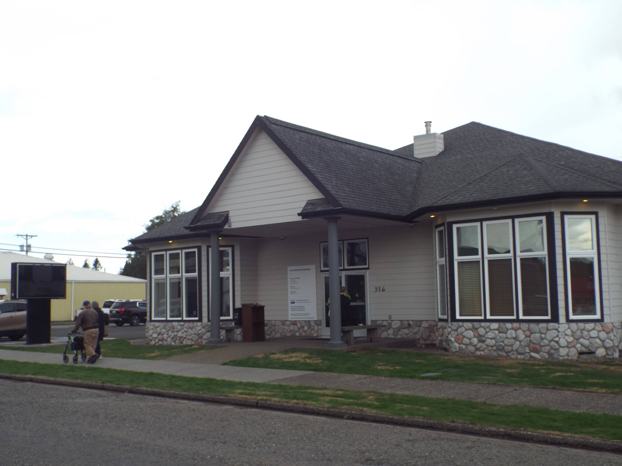 Andrea Watts / The Daily World
The brand-new Community Safety and Services Building, located at 316 W Young St., houses the police department and municipal court. In her remarks, Chief Susan Shultz credited former mayor Jim Sorenson for recognizing her vision and working alongside her “to bring this much needed project forward. His partnership made a difference, and I will always be grateful.”