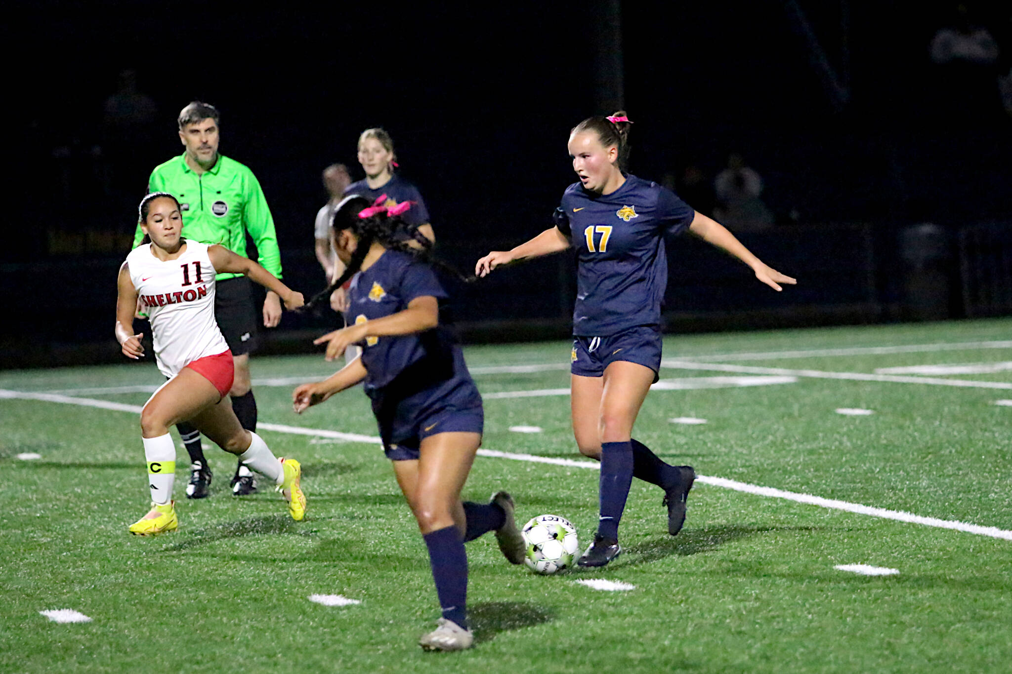 RYAN SPARKS / THE DAILY WORLD Aberdeen defender Hana Lessard (17) dribbles into space during the Bobcats’ 1-0 victory over Shelton on Tuesday at Stewart Field in Aberdeen.