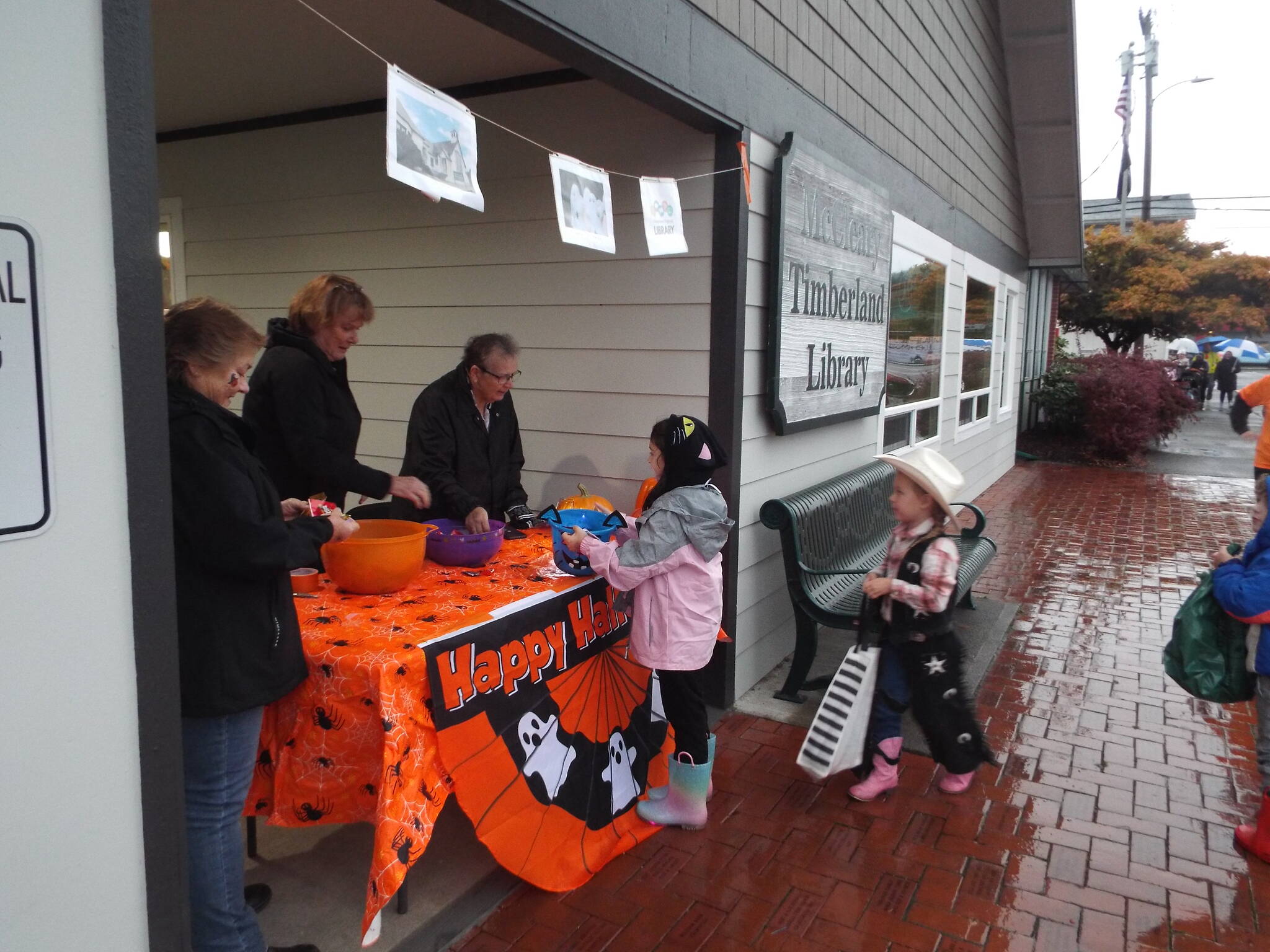 The McCleary Historical Society, along with the Wildcat Boosters, McCleary Civic Renewal Council, and McCleary Bear Festival had booths for the Merchant Trick or Treat on Friday.