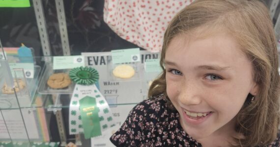 Danielle Eaton
On Nov. 13, the Grays Harbor 4-H program held its annual Celebrate Our Kids 4-H event that included awarding 4-H members their year pins and a dessert auction featuring baked goods made by 4-H members and community members. One of the auctioned items were molasses cookies made by Emma that received a merit badge at the state Fair.