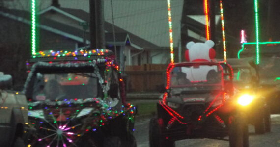 Andrea Watts photos / The Daily World
Now in its fifth year, Spody’s Christmas Convey visited Elma and McCleary as part of their city’s holiday festivities on Saturday, Dec. 6.