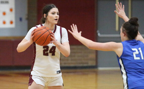 RYAN SPARKS | THE DAILY WORLD Montesano’s Jillie Dalan (24) surveys the floor during a 66-37 loss to Toutle Lake on Monday at Montesano High School.