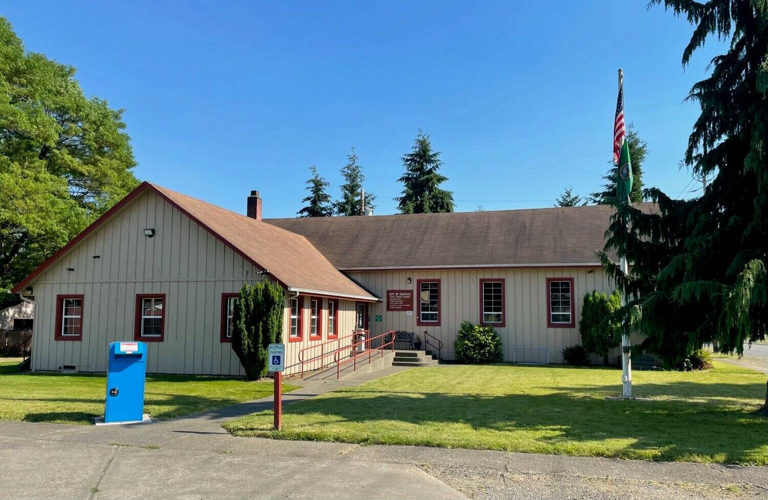 File photo
Oakville City Hall