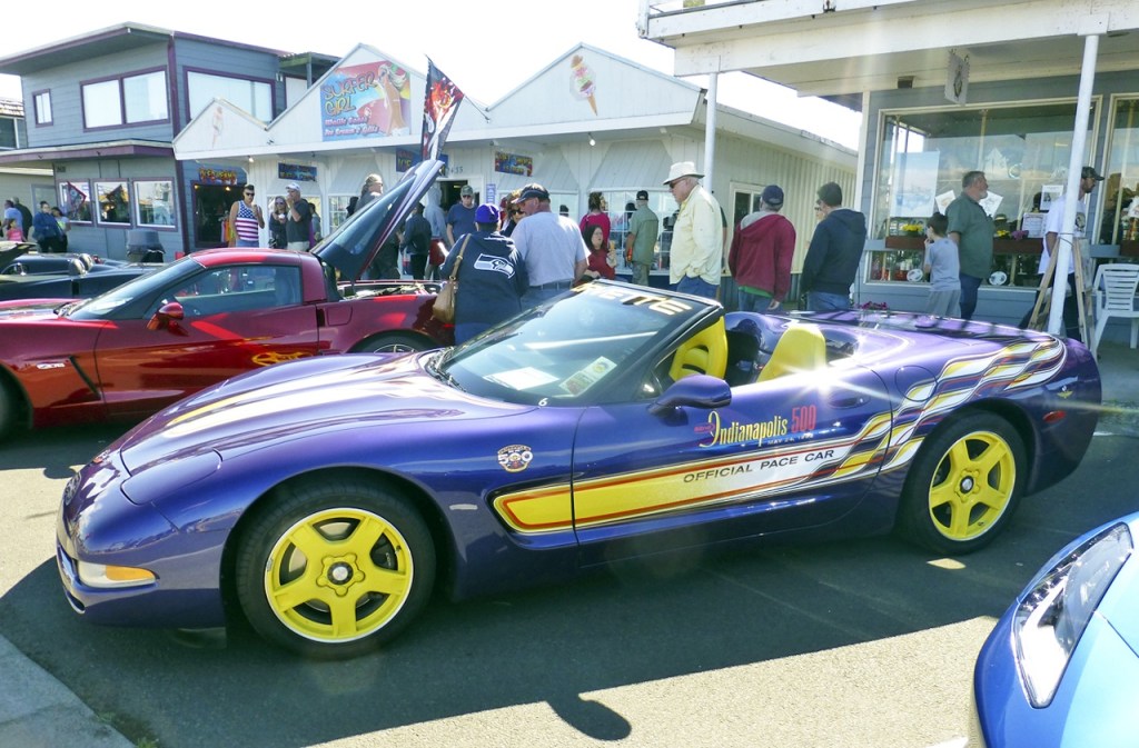 BARB AUE | SOUTH BEACH BULLETIN