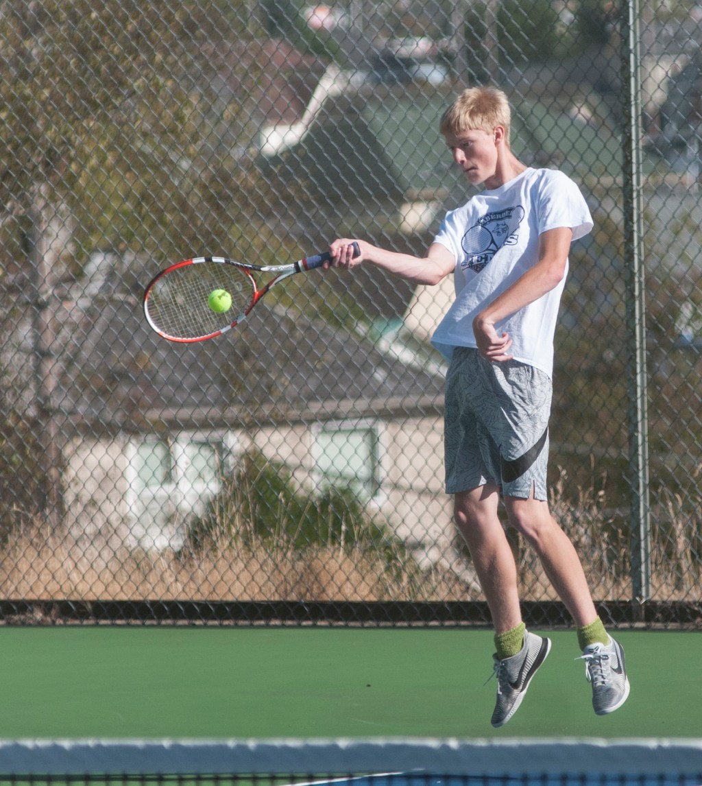 Aberdeen serves up Chehalis, 4-2