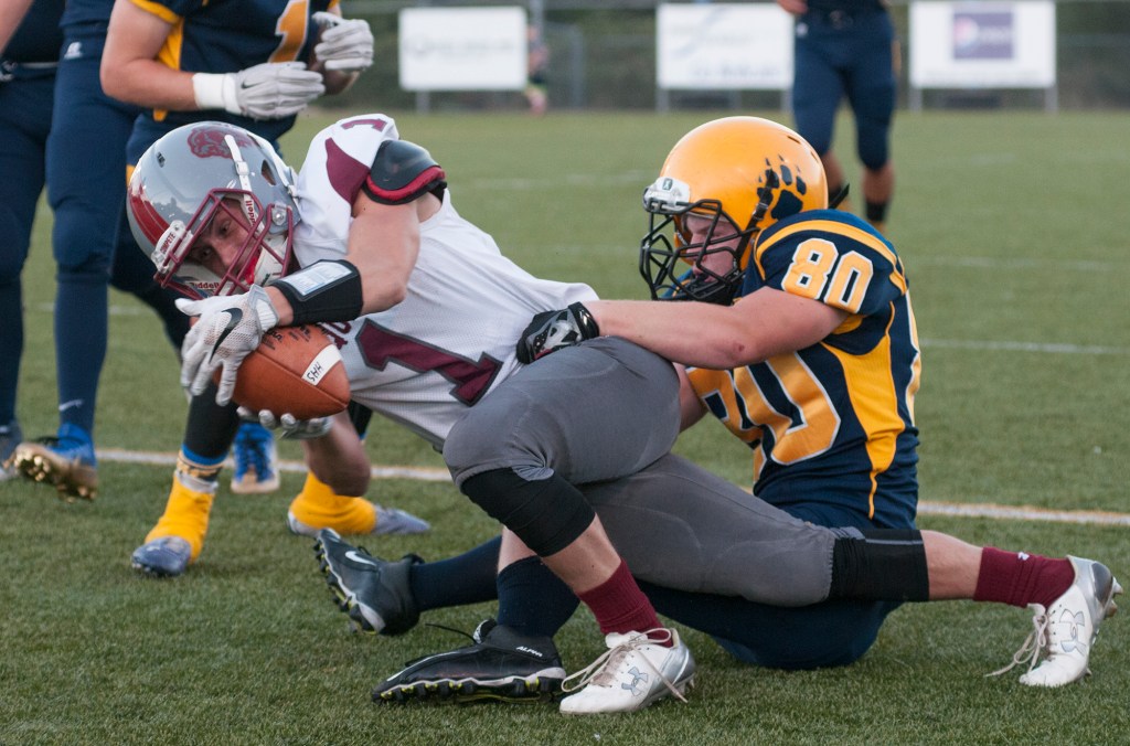 Hoquiam runs down Aberdeen, 35-7, for third straight rivalry win
