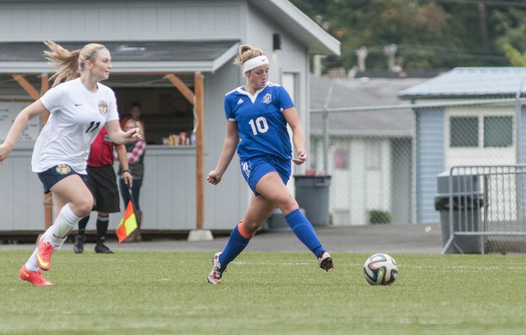 Elma outlasts Aberdeen, 2-1