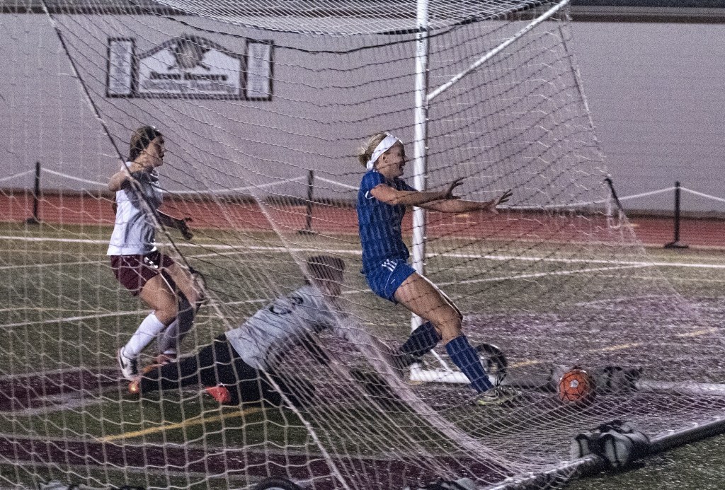 Stanfield’s hat trick power Montesano’s comeback over Elma, 3-2