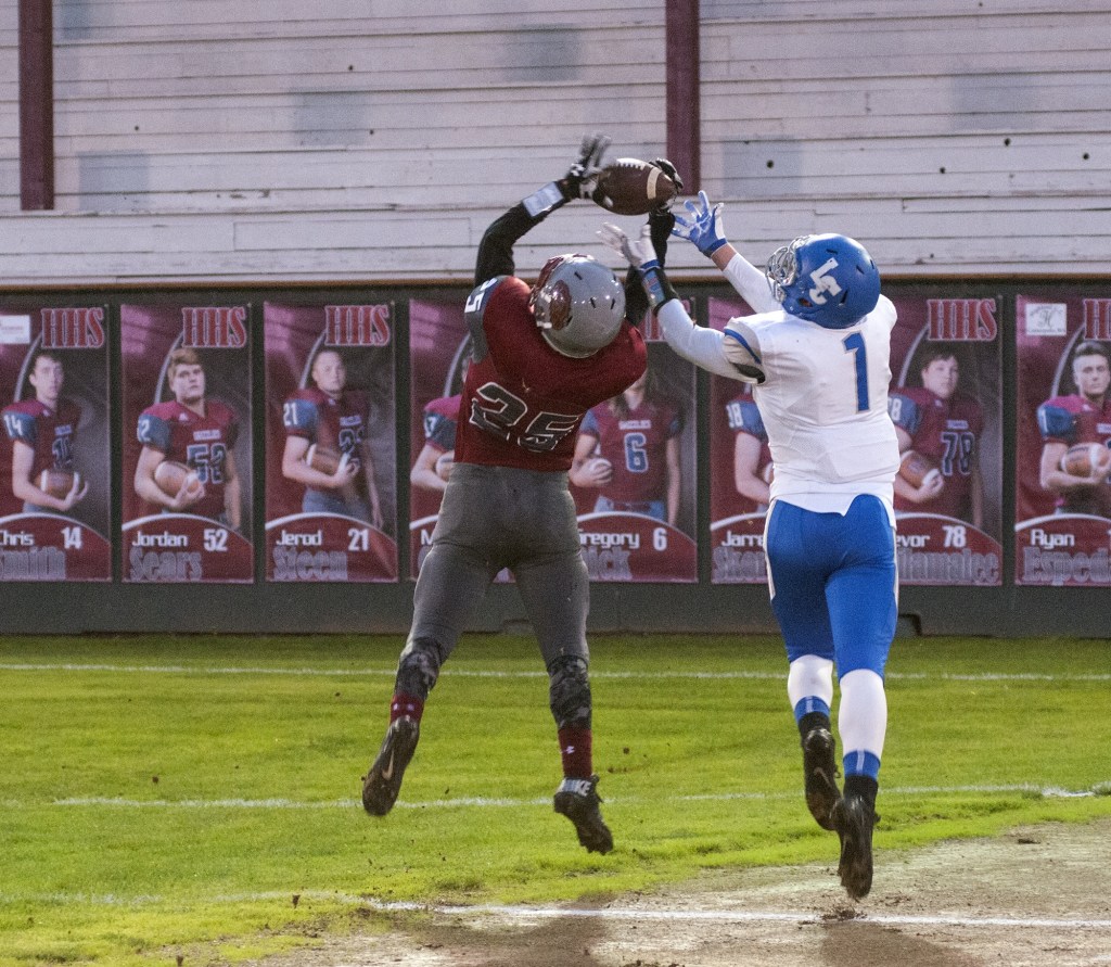 La Center runs over Hoquiam, 30-6