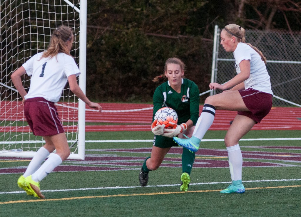 Bulldogs cage wily Tigers, 3-1