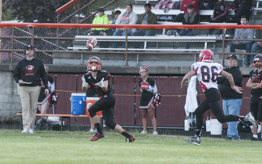 Napavine shows off its talent in 47-13 win over Raymond