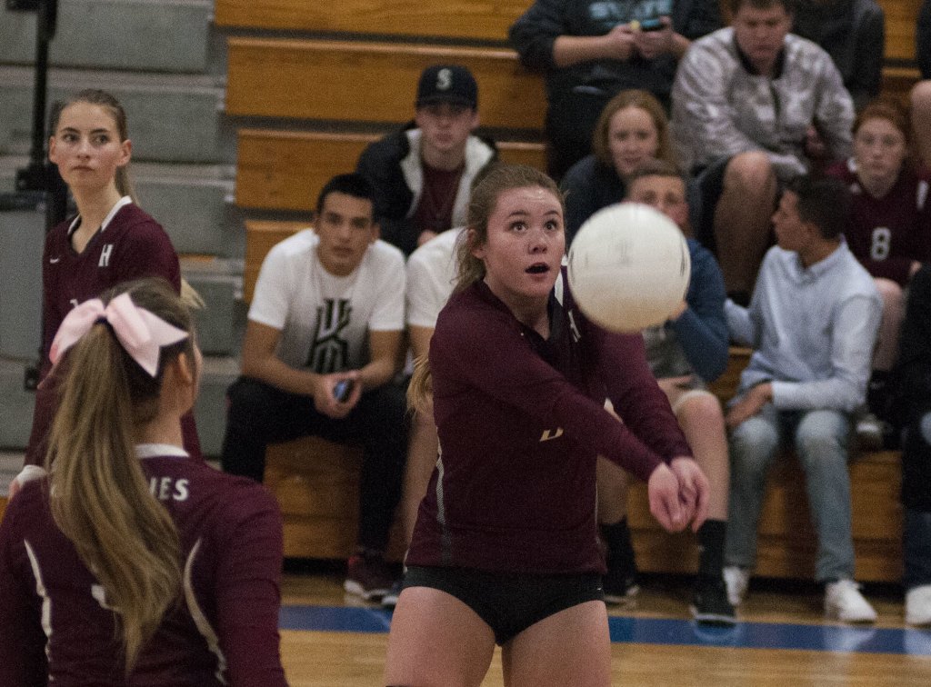 Hoquiam rallies to knock off Elma in five-set thriller