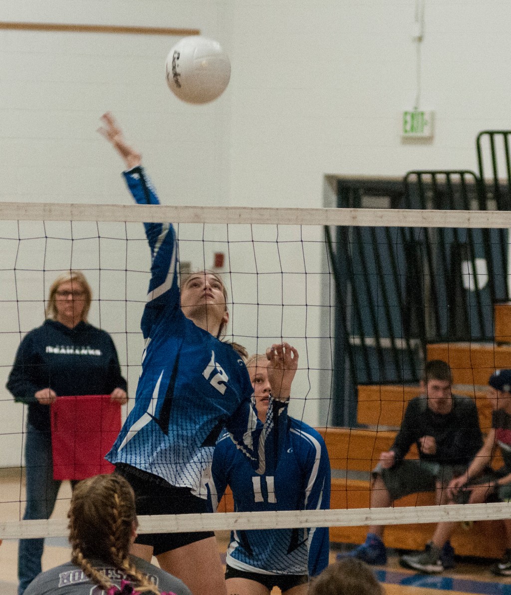 Montesano finds its groove to sweep rival Elma