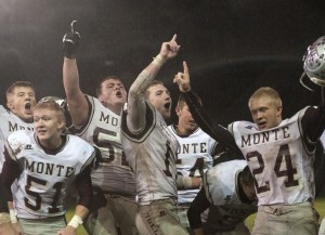 Last-minute touchdown pushes Montesano past Hoquiam, 20-14