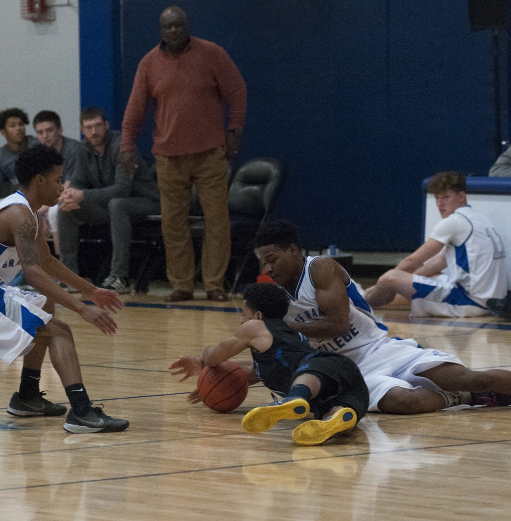 GHC men win GHC Gym debut, split in season-opening weekend games