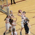 Hoquiam girls upend Bobcats, 42-31