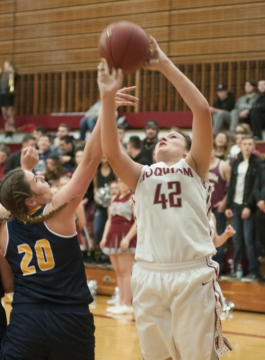 Hoquiam girls upend Bobcats, 42-31