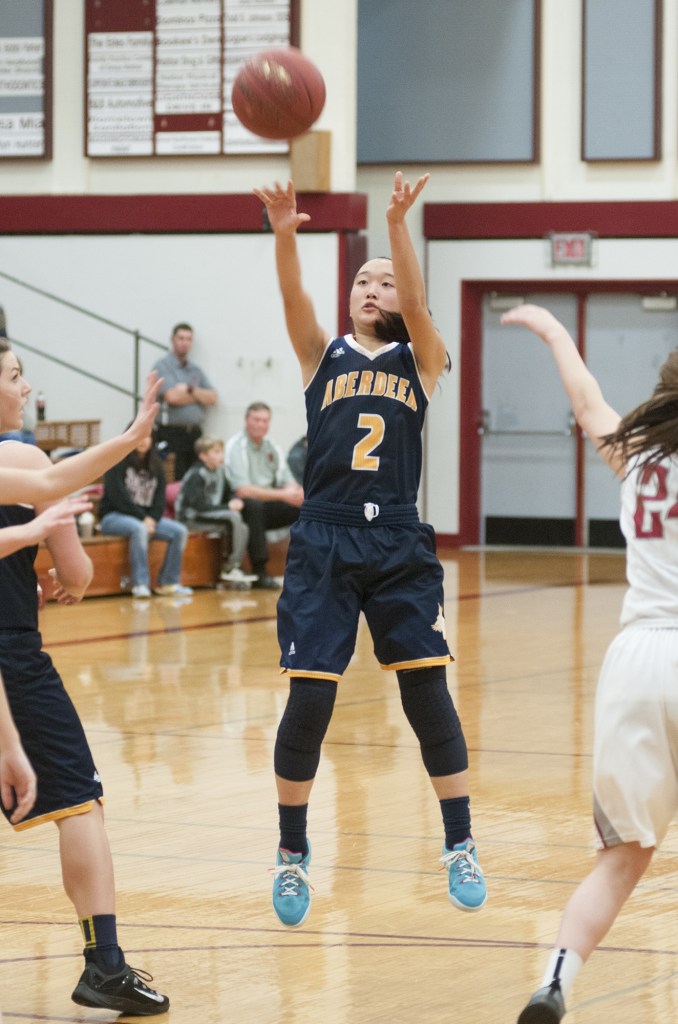 Hoquiam girls upend Bobcats, 42-31