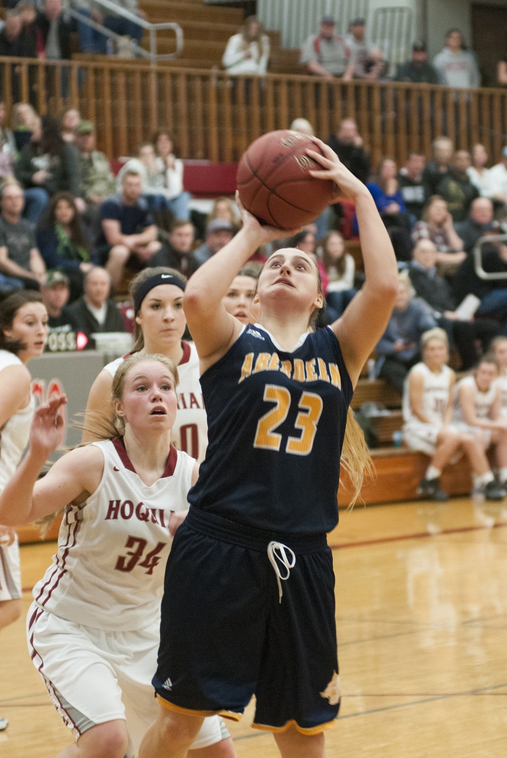 Hoquiam girls upend Bobcats, 42-31