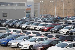 With holidays under way, lenders offer deals for car loans