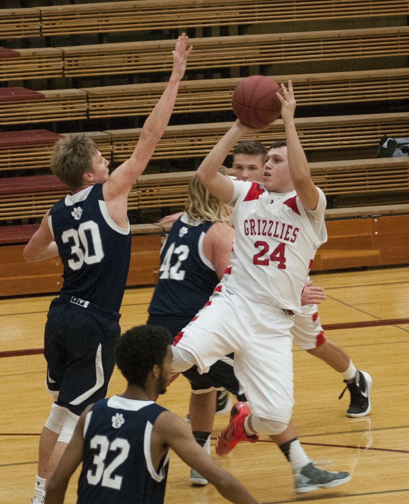 Fast-starting Grizzlies trounce Cascade Christian